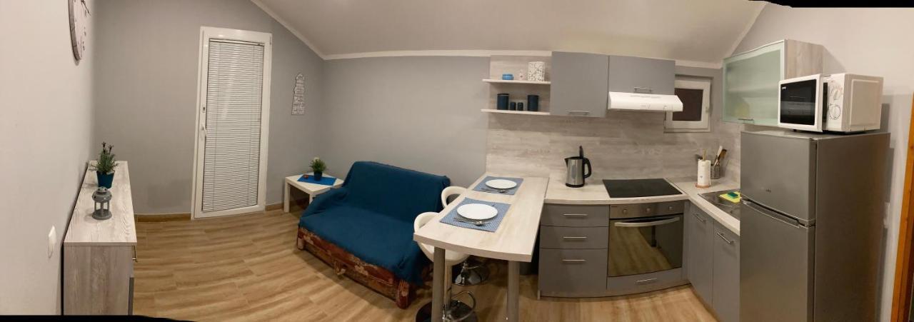 Apartman Turanj Exterior photo