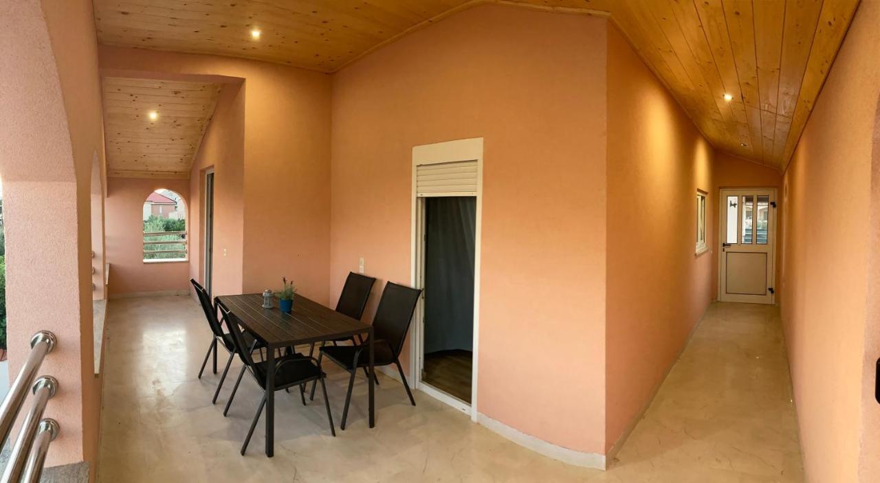 Apartman Turanj Exterior photo